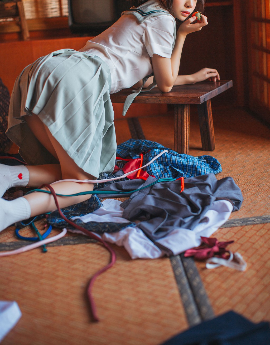 疯猫ss《黑丝 ・ JK ・ 少女》 [萝莉COS] 写真集[47P]