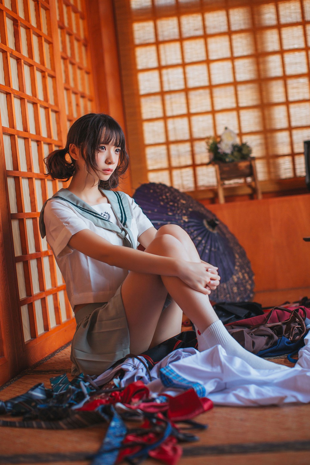 疯猫ss《黑丝 ・ JK ・ 少女》 [萝莉COS] 写真集[47P]