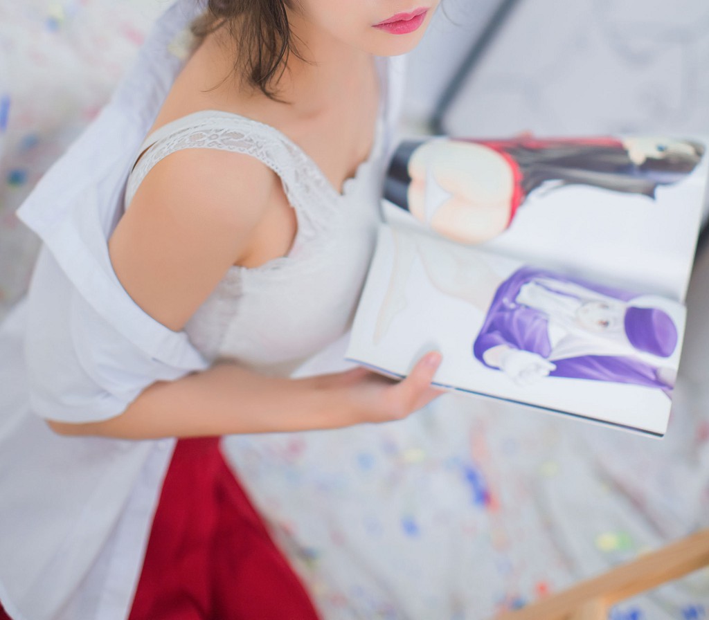 疯猫ss《黑丝 ・ JK ・ 少女》 [萝莉COS] 写真集[47P]