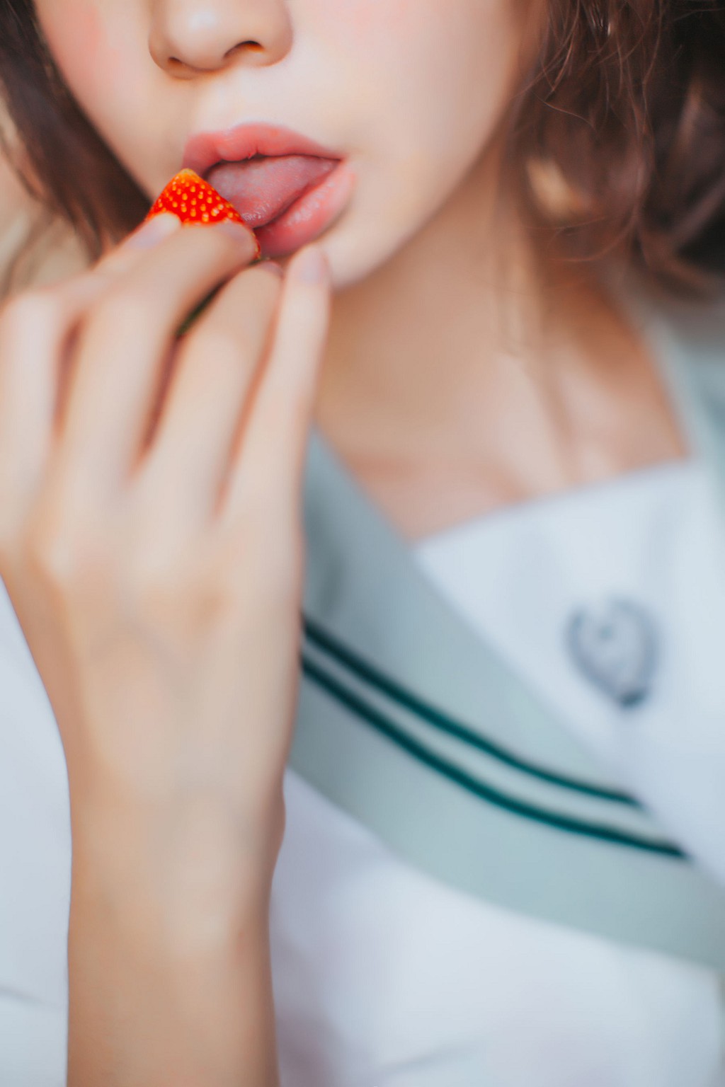 疯猫ss《黑丝 ・ JK ・ 少女》 [萝莉COS] 写真集[47P]