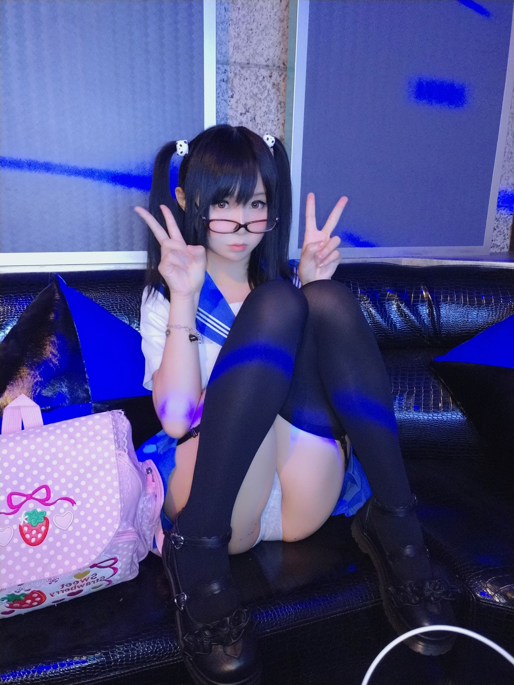 COSER摇摇乐yoyo《诱人小学妹》 [Cosplay福利] 写真集[43P]