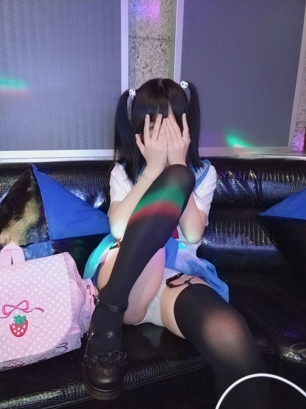 COSER摇摇乐yoyo《诱人小学妹》 [Cosplay福利] 写真集[43P]