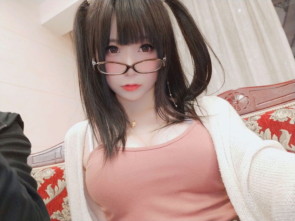 COSER摇摇乐yoyo《诱人小学妹》 [Cosplay福利] 写真集[43P]