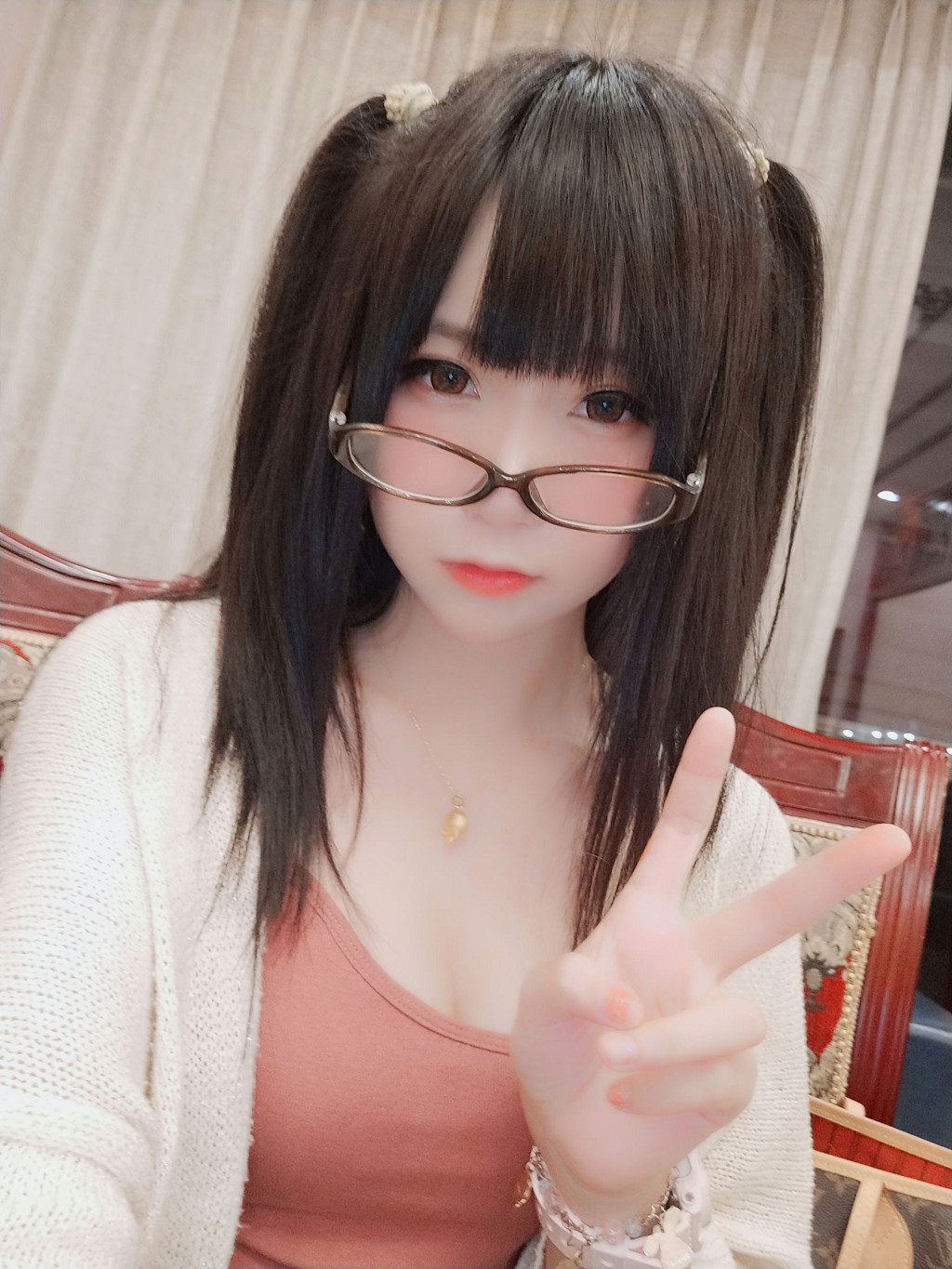 COSER摇摇乐yoyo《诱人小学妹》 [Cosplay福利] 写真集[43P]