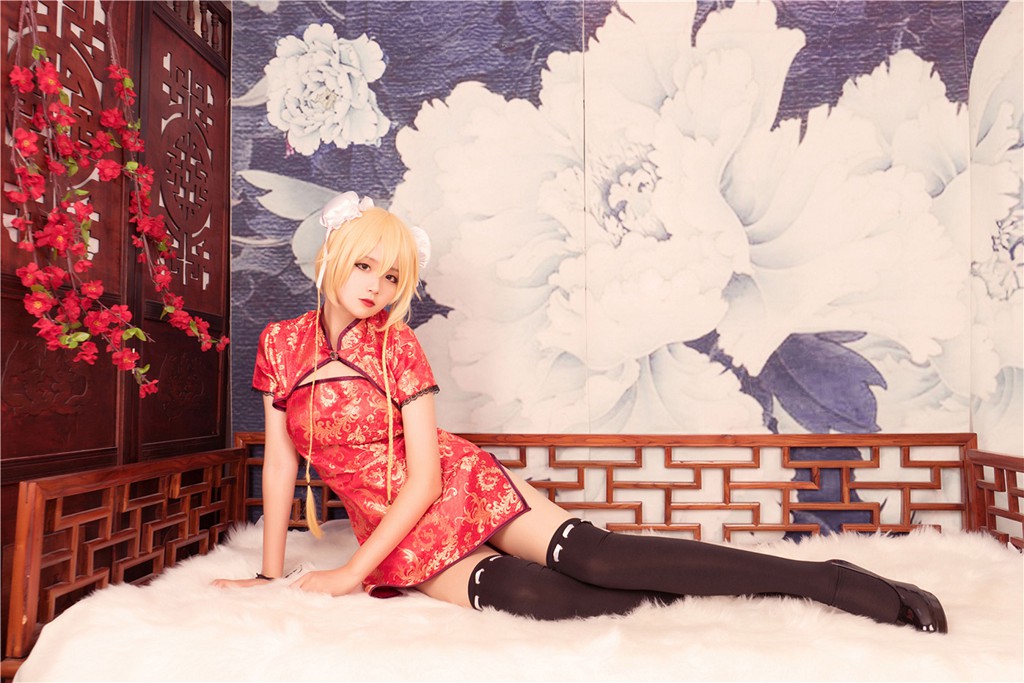 [风之领域] NO.164 红旗袍黑丝COS 写真集[40P]