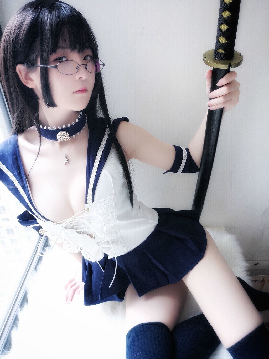 一小央泽《武士刀与水手服 女仆鸢一折纸》 [Cosplay美女] 写真集[31P]