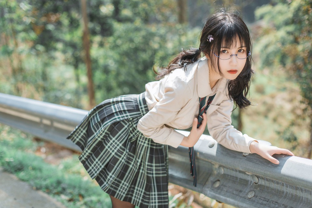 COSER小姐姐逐月su 《乡间小路》 [Cosplay美少女] 写真集[45P]