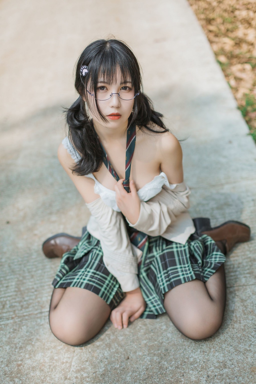 COSER小姐姐逐月su 《乡间小路》 [Cosplay美少女] 写真集[45P]