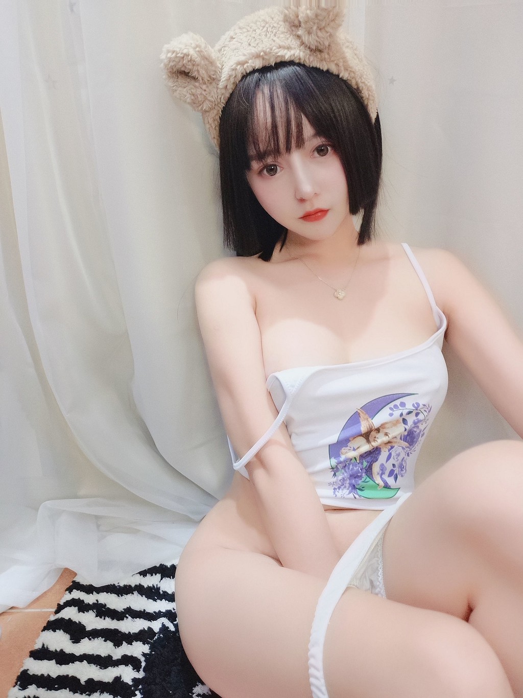 COSER米线线sama《小可爱熊妹》 [Cosplay少女] 写真集[32P]