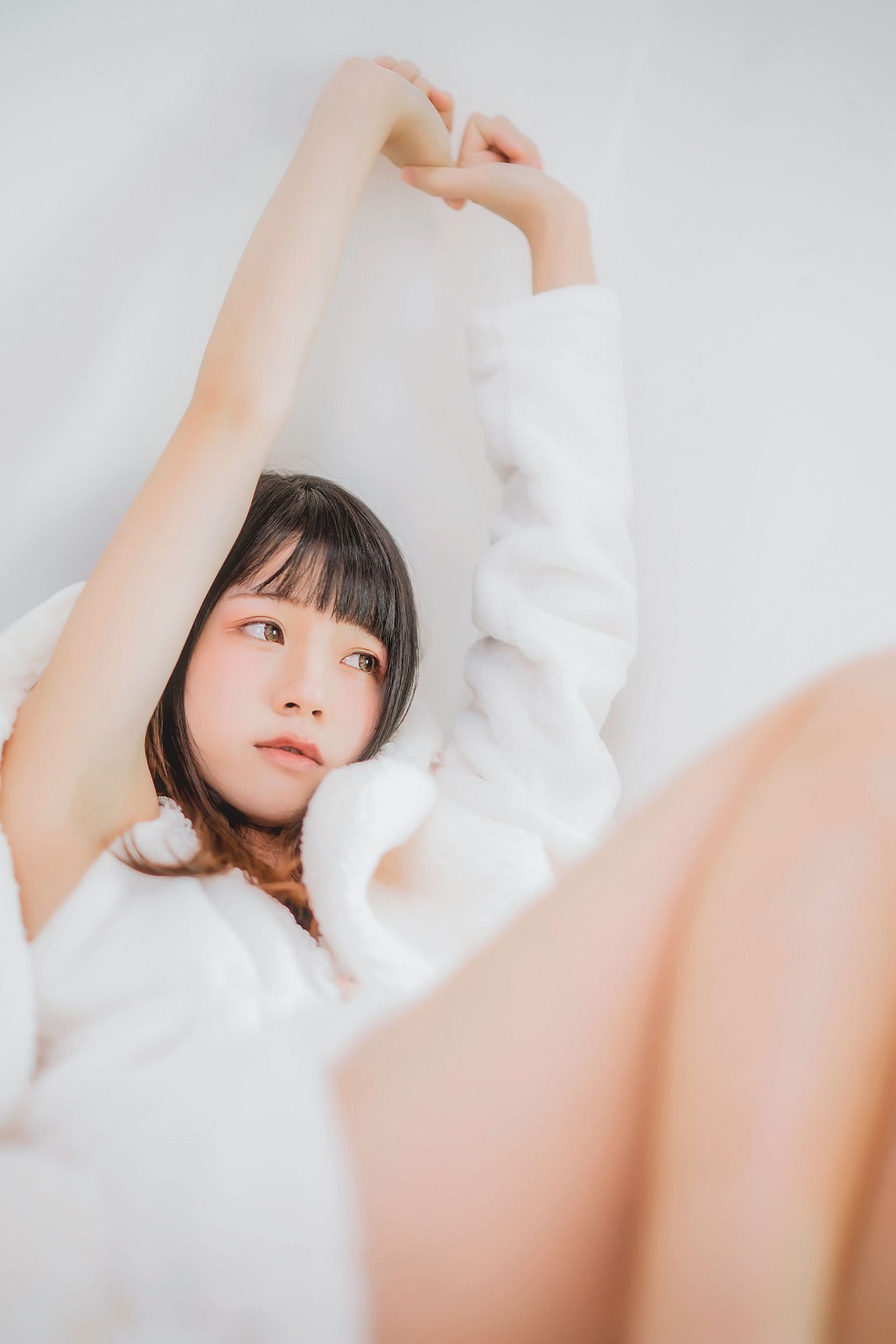 桜桃喵《冬眠》 [萝莉COS] 写真集[38P]