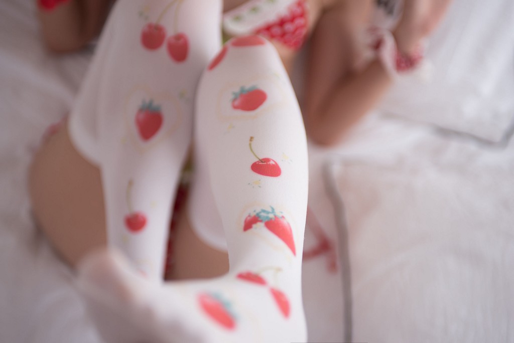 鳗鱼霏儿《加藤惠+女仆+兽耳+樱桃之恋》  [Cosplay美女] 写真集[36P]