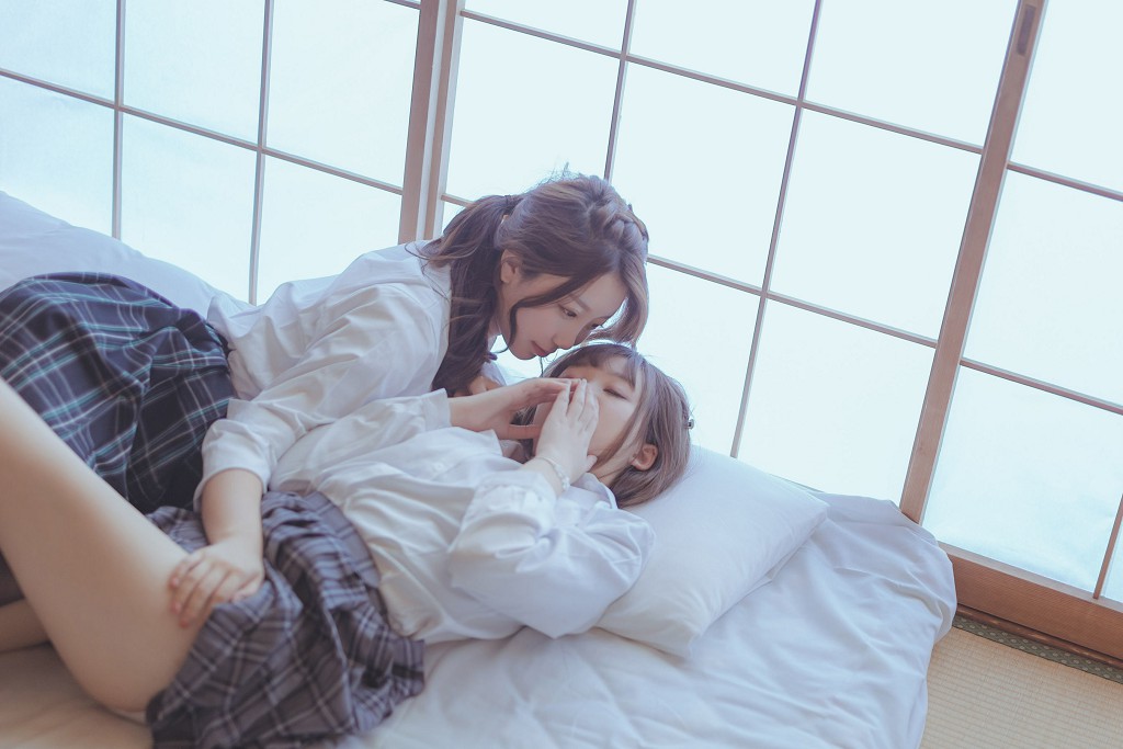 黑川《爱宕泳衣 JK百合》 [Cosplay美少女] 写真集[35P]
