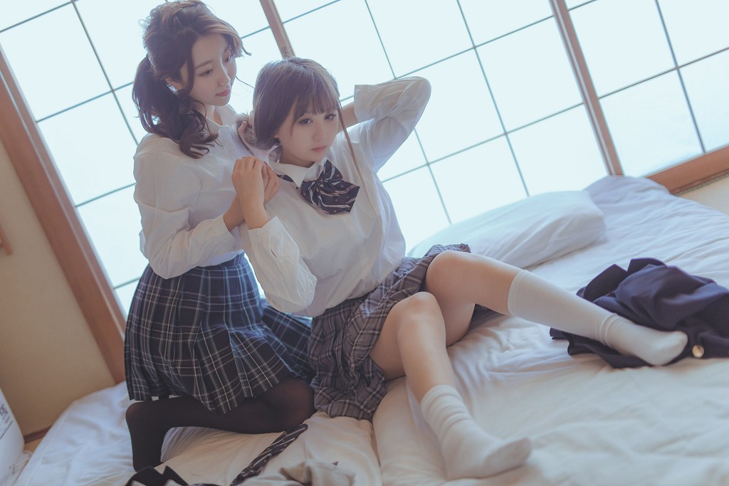 黑川《爱宕泳衣 JK百合》 [Cosplay美少女] 写真集[35P]