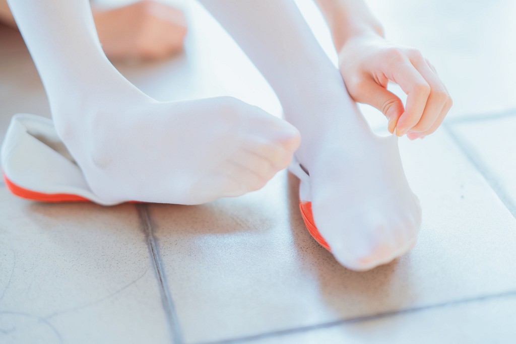 桜桃喵《红色体操服》 [Cosplay美女] 写真集[44P]