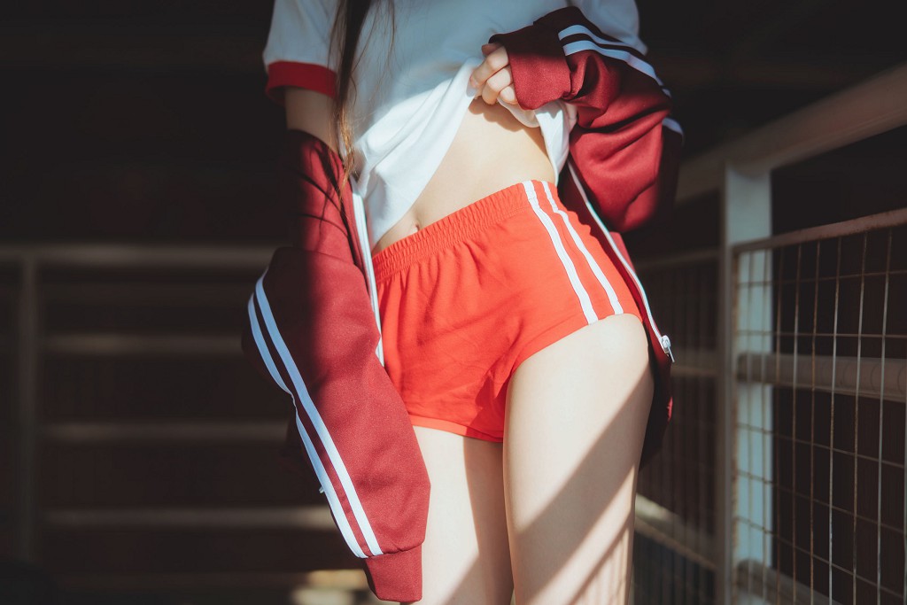 桜桃喵《红色体操服》 [Cosplay美女] 写真集[44P]