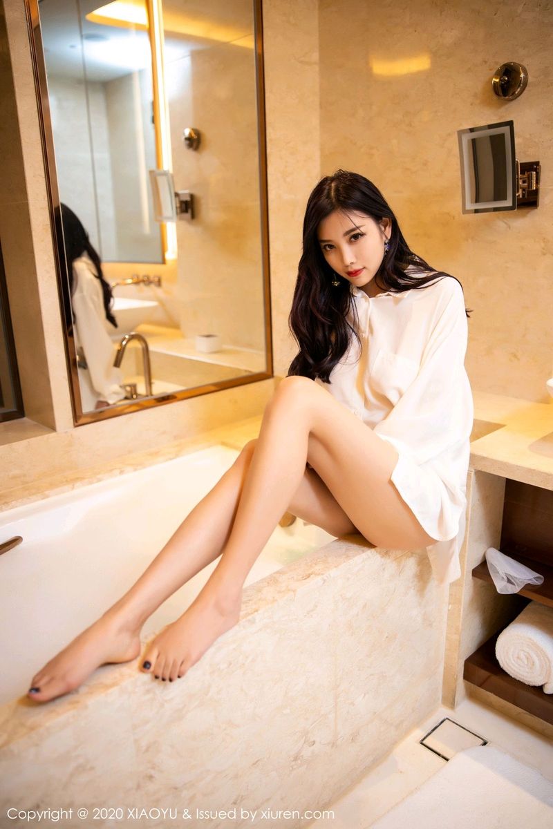 语画界性感女神杨晨晨sugar白衬衫浴室湿身诱惑澳门旅拍