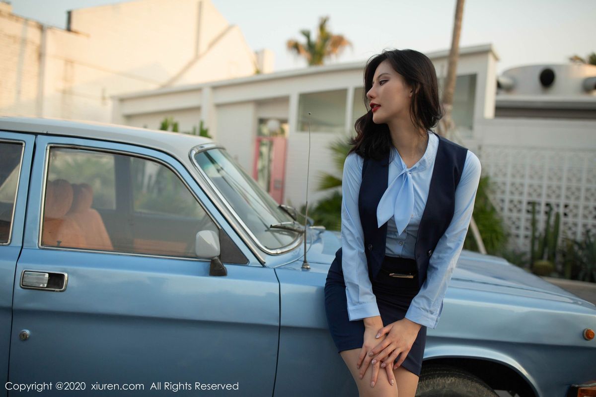 秀人网性感女神就是阿朱啊变身餐厅经理全新制服丝袜写真