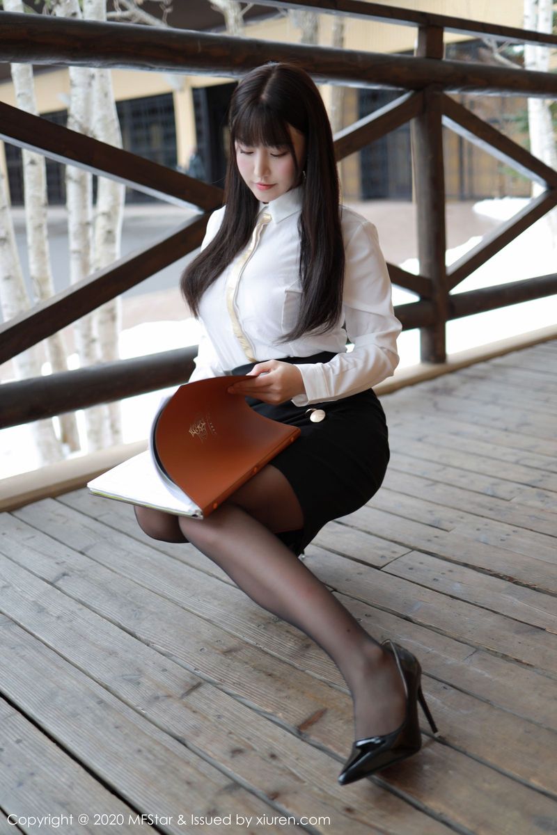 模范学院性感女神Flower朱可儿酒店客房经理日本北海道旅拍