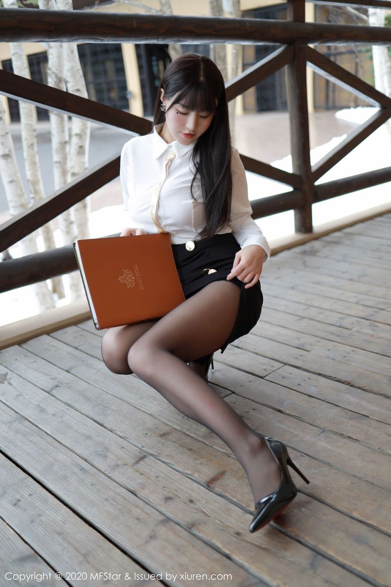 模范学院性感女神Flower朱可儿酒店客房经理日本北海道旅拍