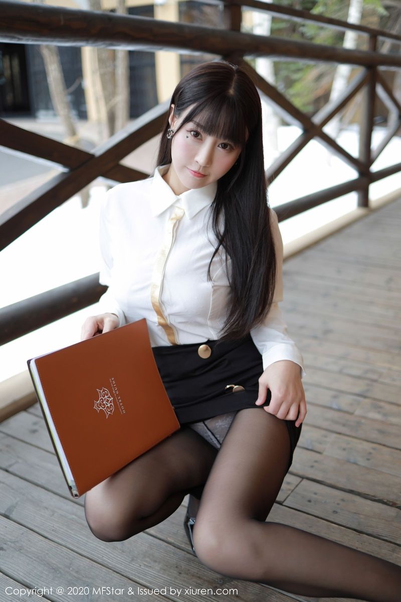 模范学院性感女神Flower朱可儿酒店客房经理日本北海道旅拍