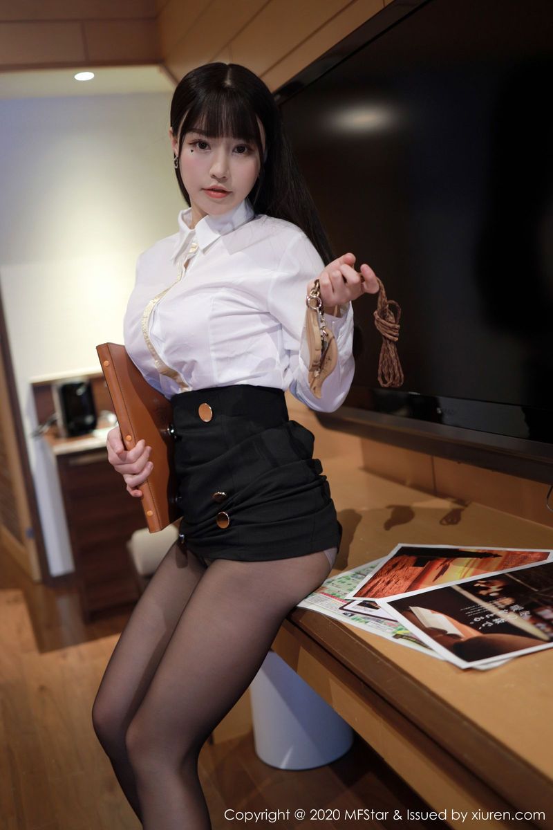 模范学院性感女神Flower朱可儿酒店客房经理日本北海道旅拍