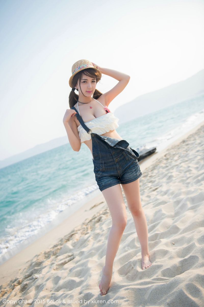 波萝社性感美女小潘鼠Monkey沙滩比基尼内衣诱惑三亚写真