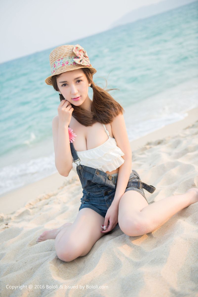 波萝社性感美女Monkey小潘鼠牛仔热裤内衣诱惑欲望美图