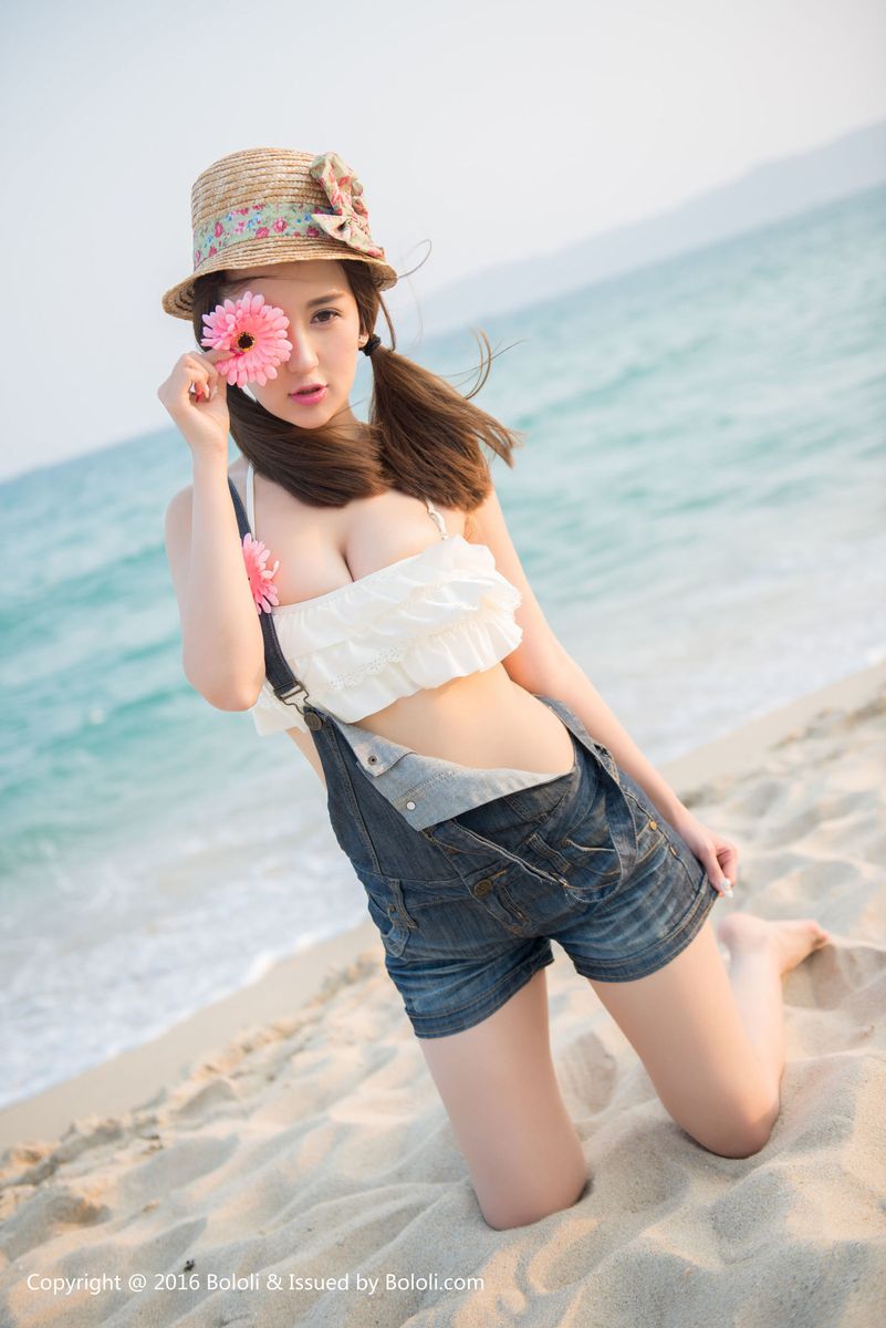 波萝社性感美女Monkey小潘鼠牛仔热裤内衣诱惑欲望美图