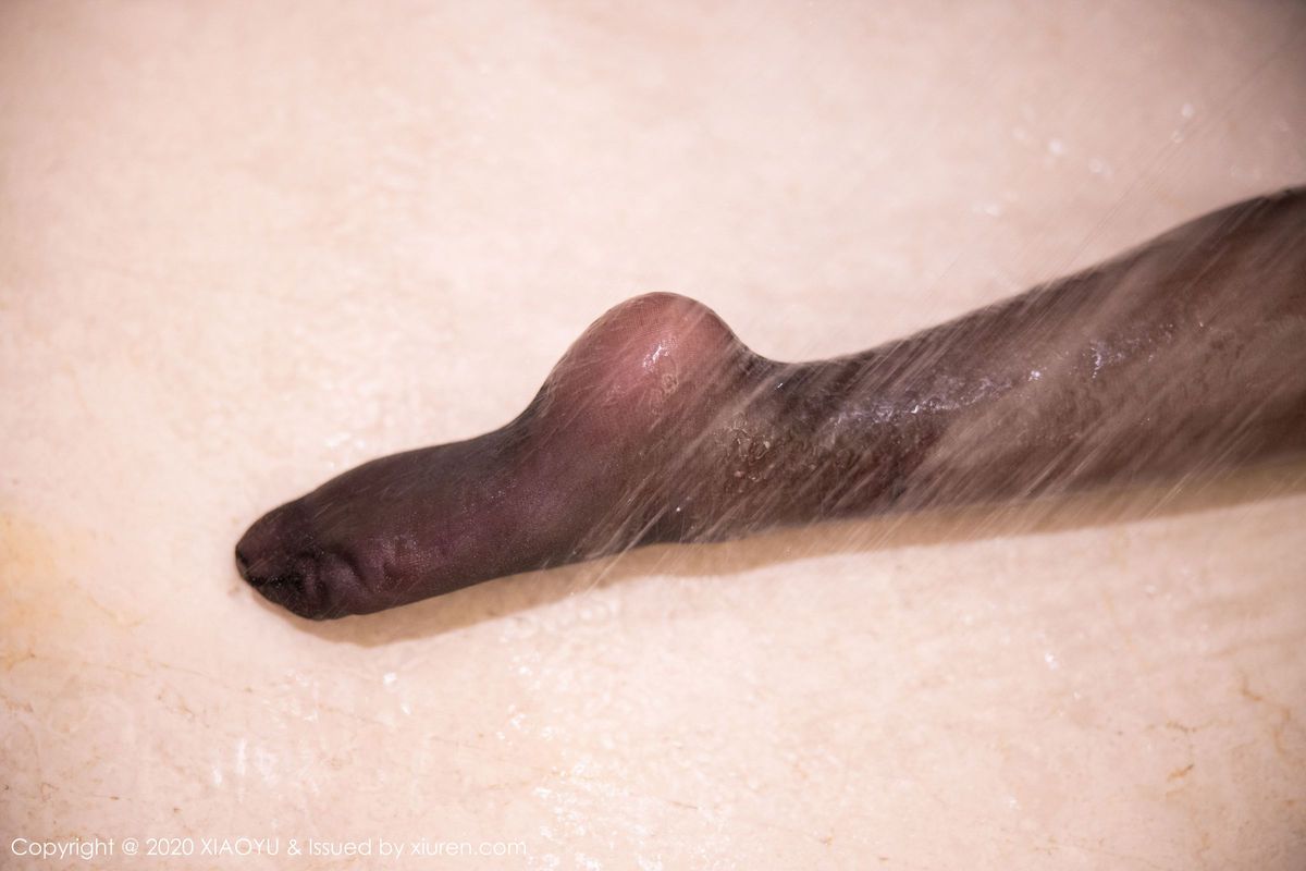 语画界性感女神冯木木LRIS白衬衫黑丝美腿浴室湿身诱惑套图