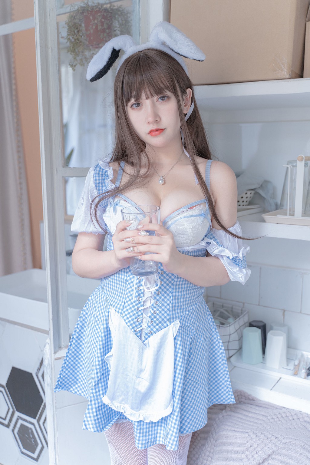 COSER米线线sama《蓝白女佣》 [Cosplay少女] 写真集[28P]
