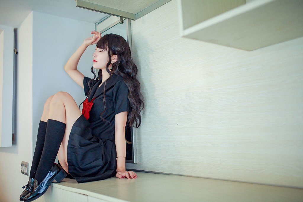 COSER黑川《小恶魔JK》 [Cosplay福利] 写真集[32P]