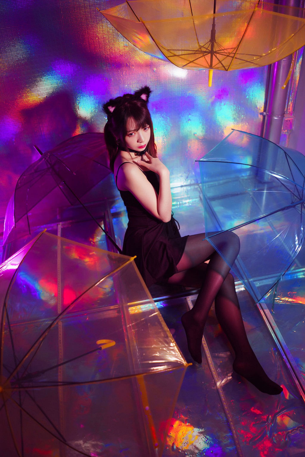 疯猫ss《丝袜狂想曲(光)》 [萝莉COS] 写真集[34P]