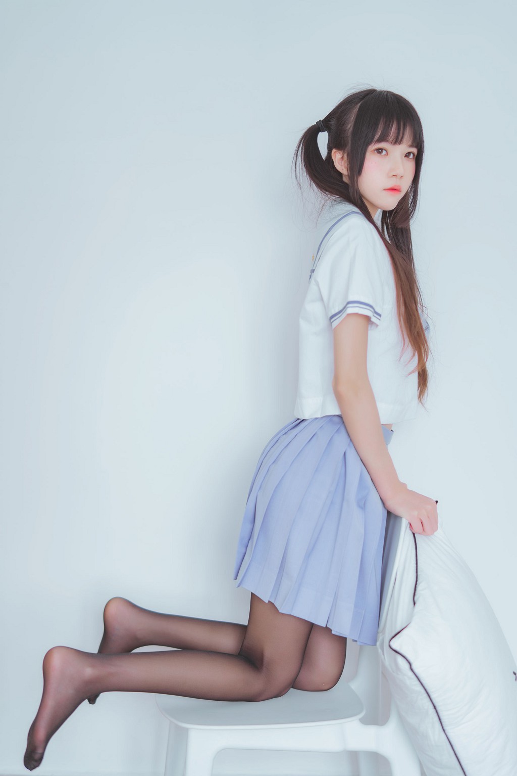 桜桃喵《校服黑丝》  [Cosplay美女] 写真集[49P]