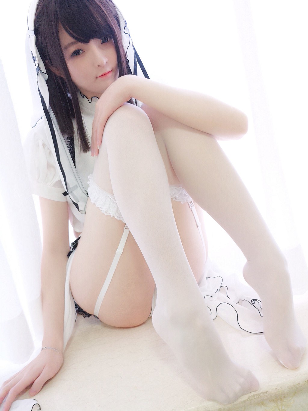 一小央泽《白修女》 [Cosplay福利] 写真集[32P]