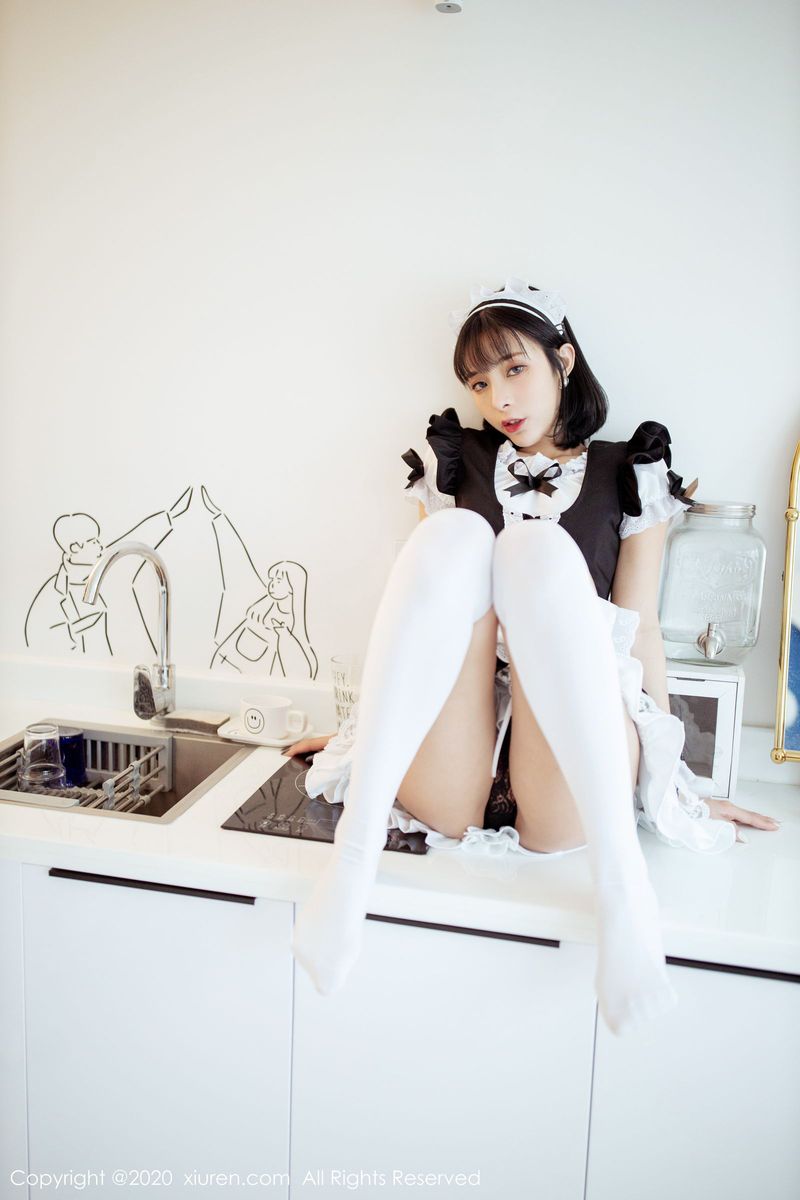 秀人网美女模特陈小喵情趣女仆装扮长筒袜内衣诱惑写真