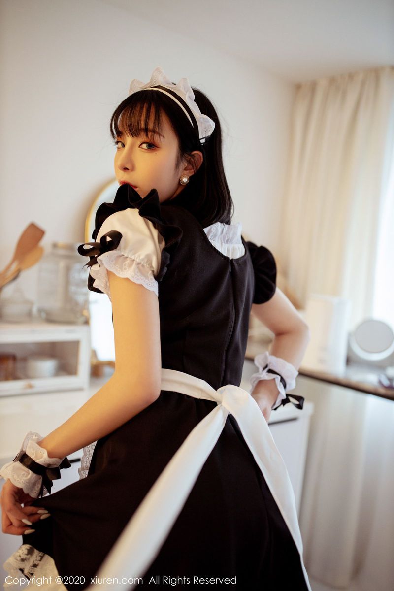 秀人网美女模特陈小喵情趣女仆装扮长筒袜内衣诱惑写真