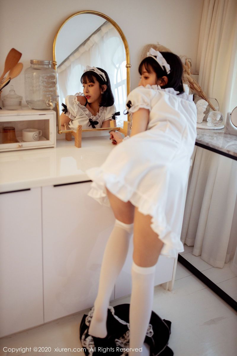 秀人网美女模特陈小喵情趣女仆装扮长筒袜内衣诱惑写真