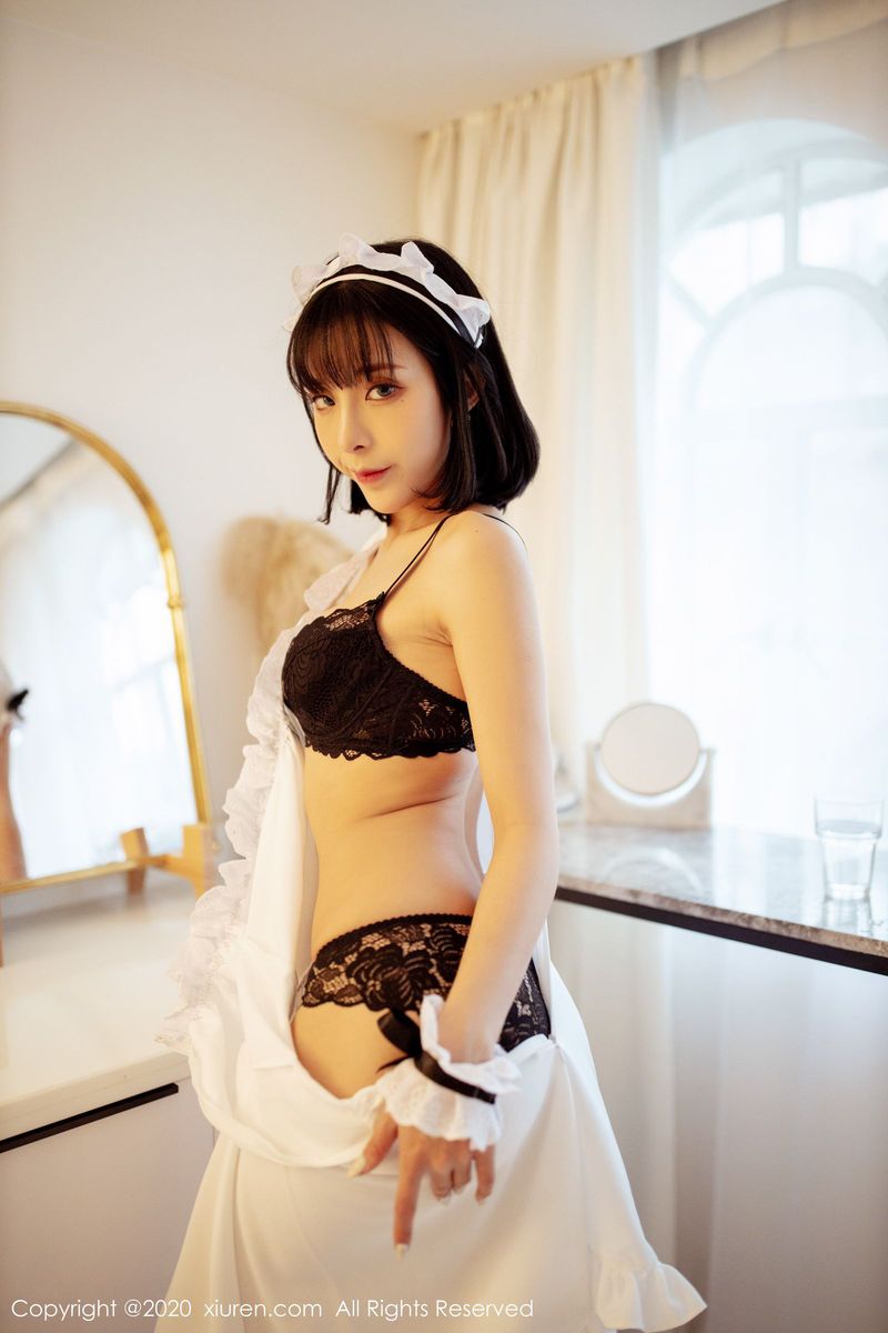 秀人网美女模特陈小喵情趣女仆装扮长筒袜内衣诱惑写真