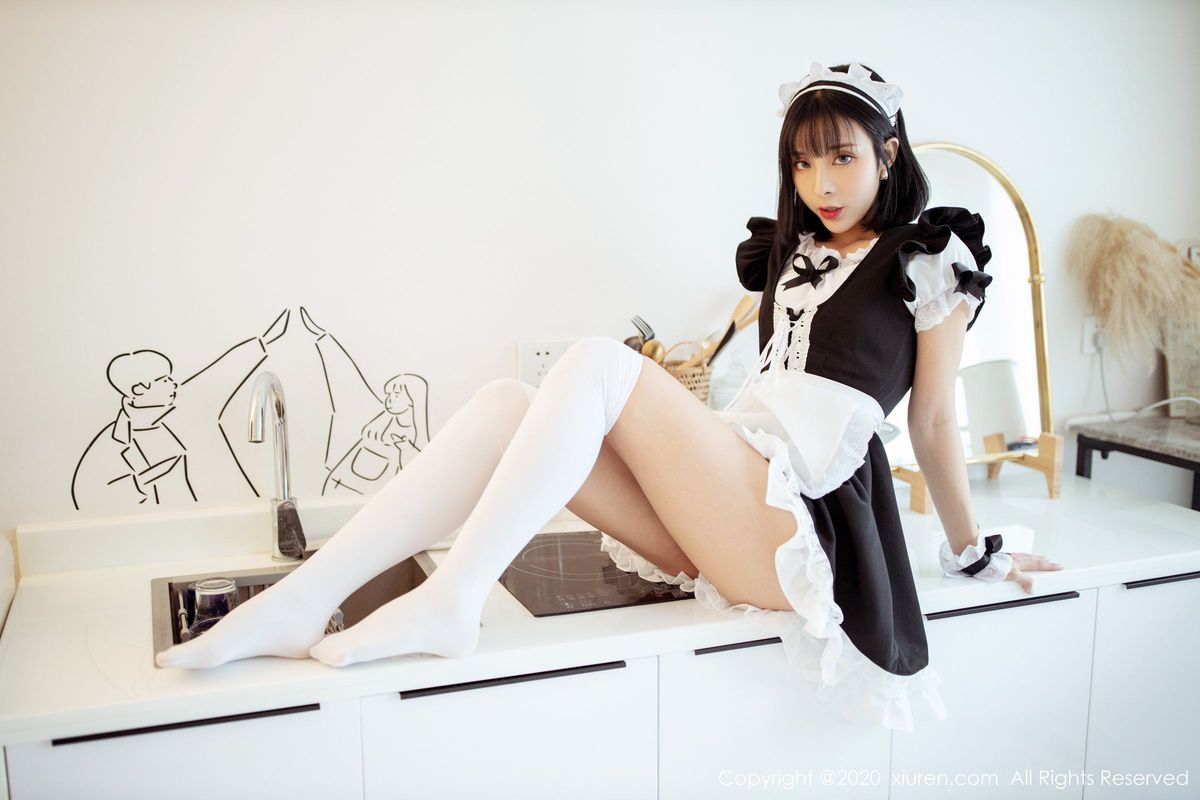 秀人网美女模特陈小喵情趣女仆装扮长筒袜内衣诱惑写真