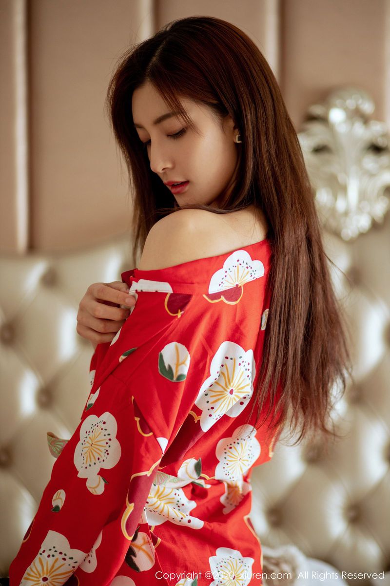 秀人网美女模特林文文yooki黑丝美腿和服主题极致性感写真