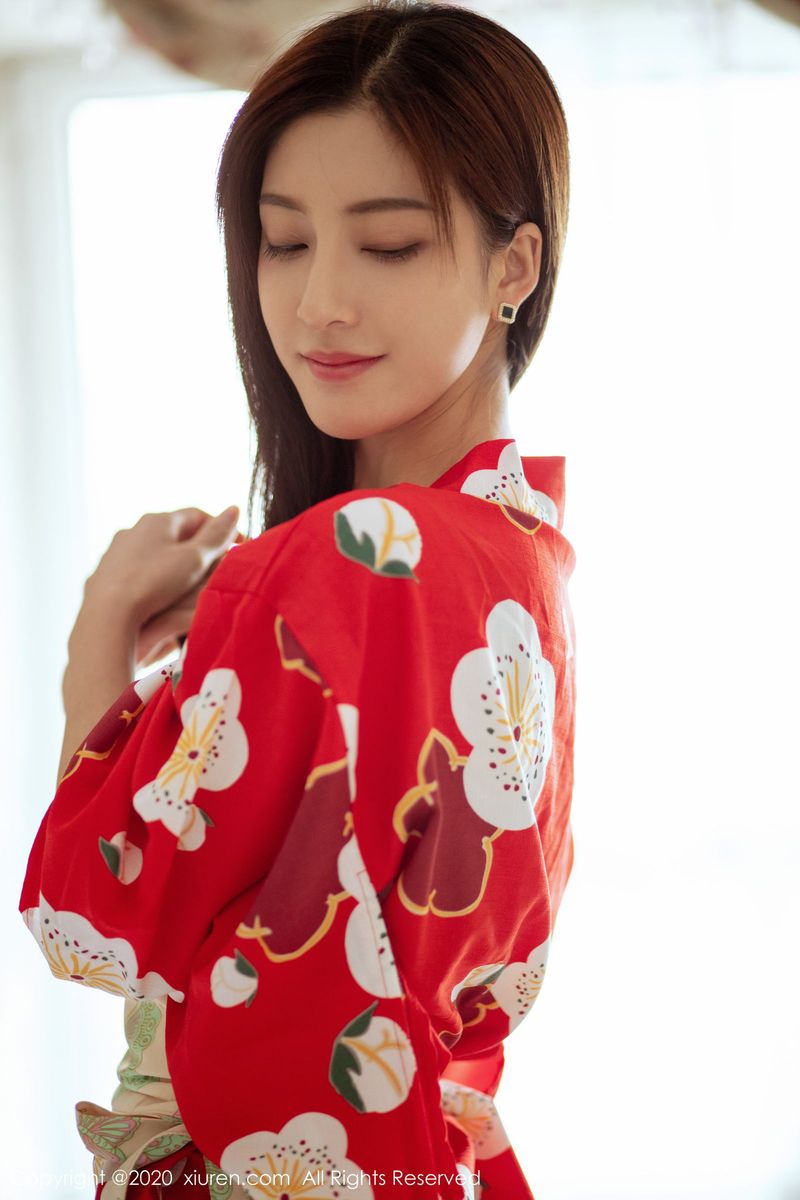 秀人网美女模特林文文yooki黑丝美腿和服主题极致性感写真