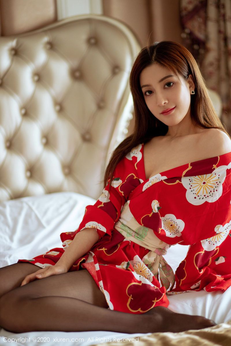 秀人网美女模特林文文yooki黑丝美腿和服主题极致性感写真
