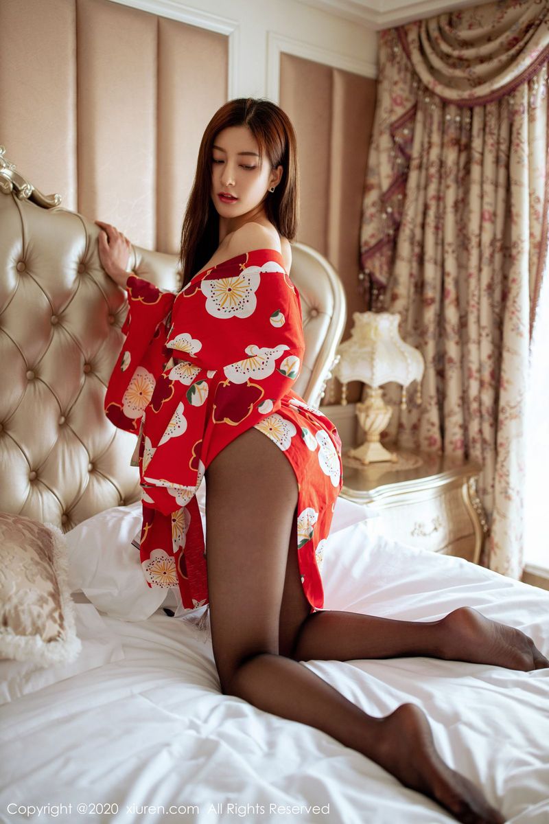 秀人网美女模特林文文yooki黑丝美腿和服主题极致性感写真