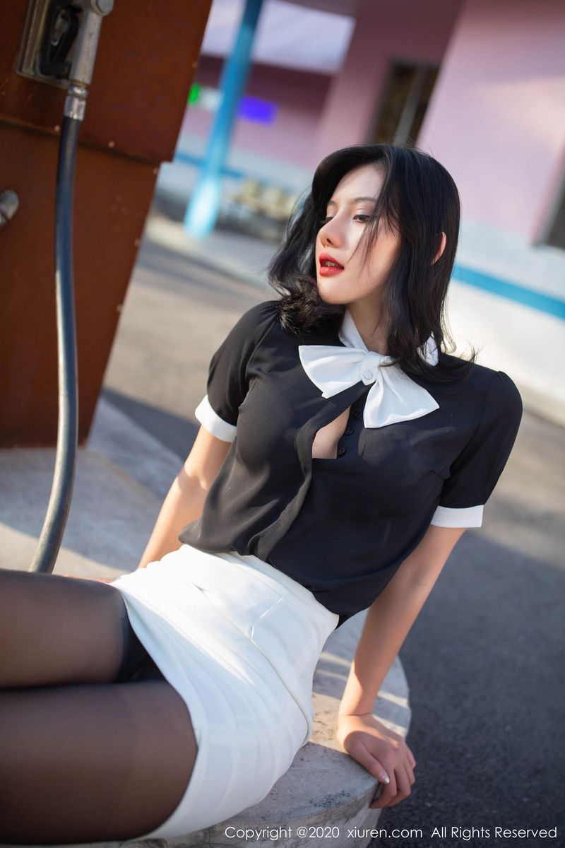 秀人网美女模特就是阿朱啊加油站职场装黑丝袜性感写真