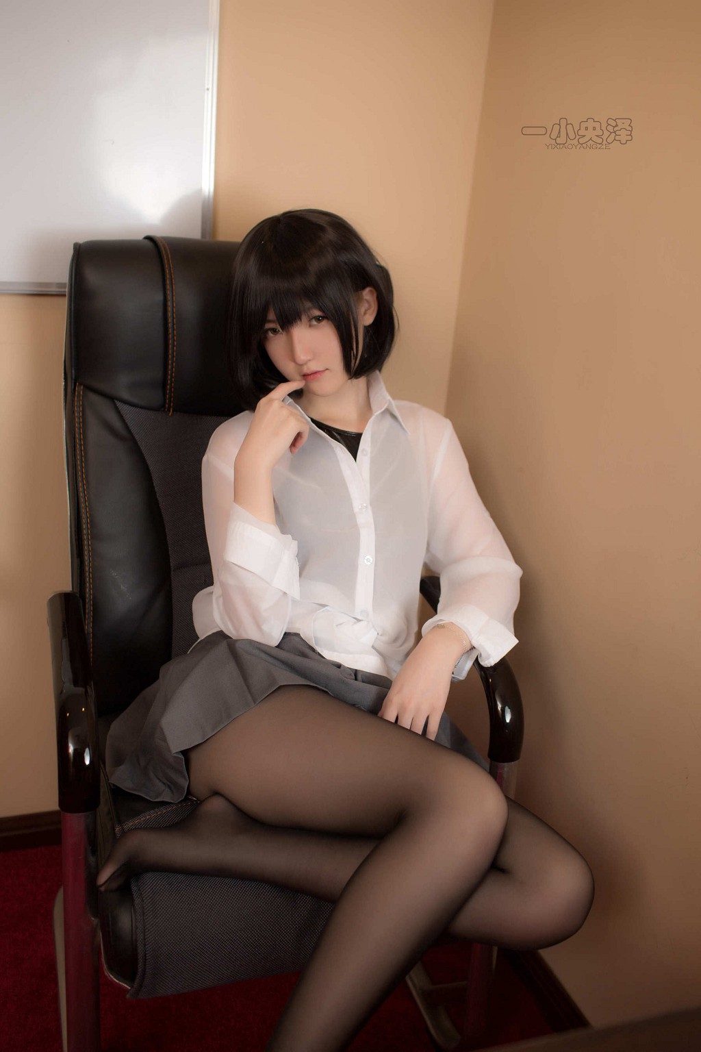 一小央泽《黑丝》 [Cosplay美女] 写真集[33P]