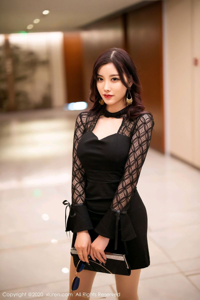 秀人网性感女神杨晨晨sugar丝袜美腿内衣诱惑职场OL套图