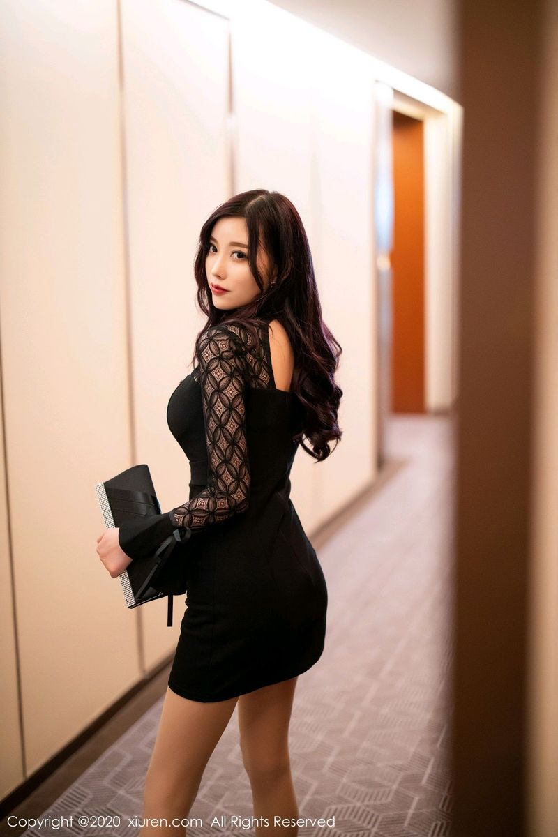 秀人网性感女神杨晨晨sugar丝袜美腿内衣诱惑职场OL套图