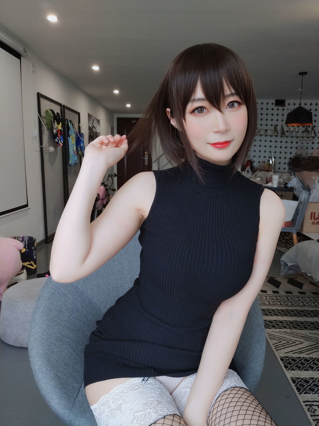 COSER白银81《黑色包臀裙》 [Cosplay少女] 写真集[35P]