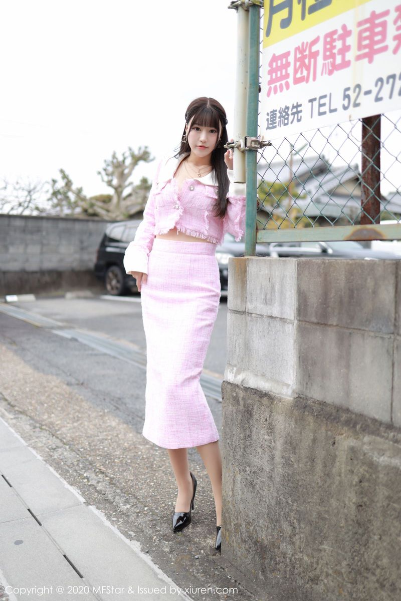 模范学院美女模特Flower朱可儿童颜巨乳丝袜美腿北海道旅拍