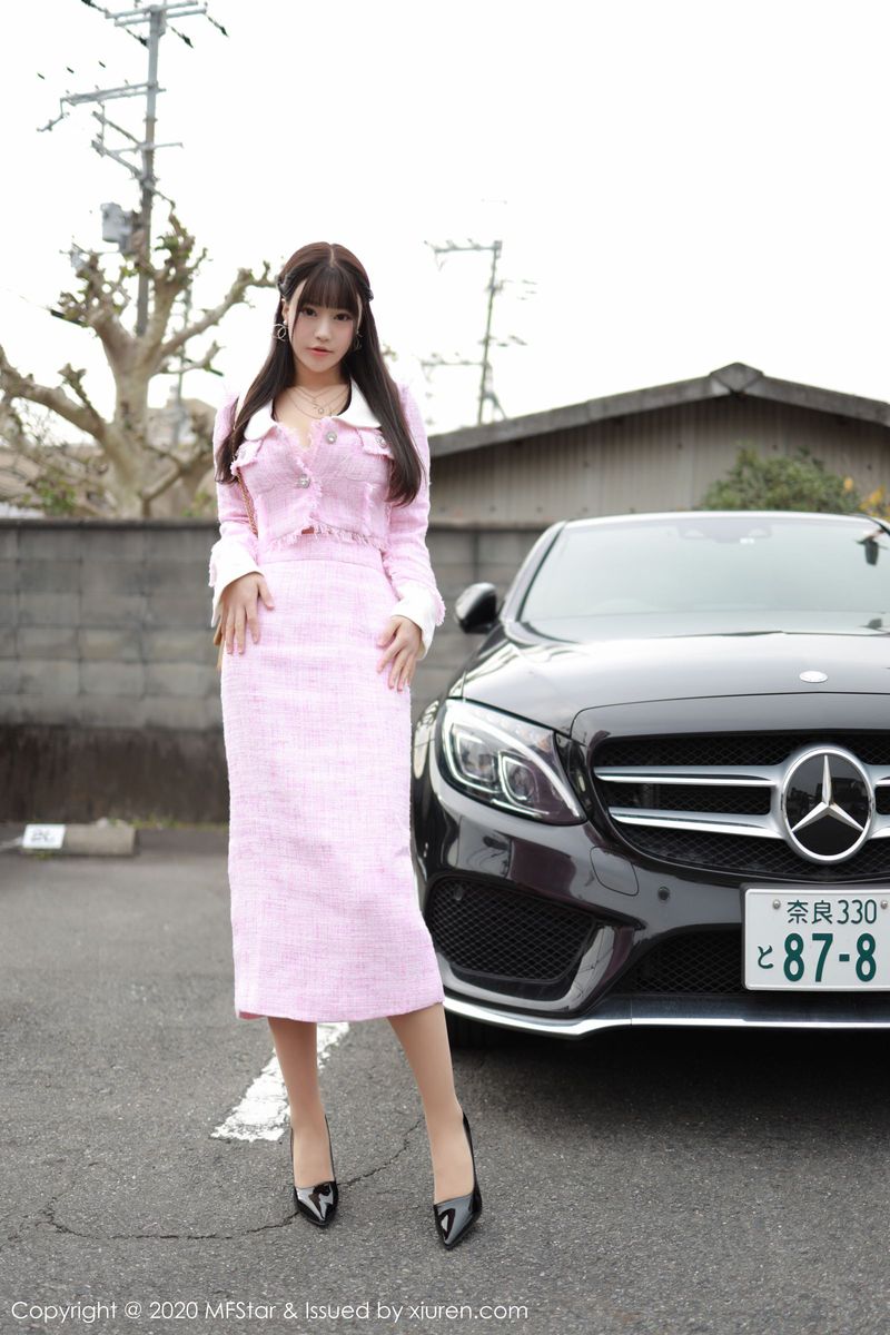 模范学院美女模特Flower朱可儿童颜巨乳丝袜美腿北海道旅拍